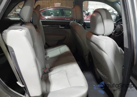 2012 Kia Sorento Lx V6 z USA, uszkodzony, nr VIN 5XYKTDA28CG286508